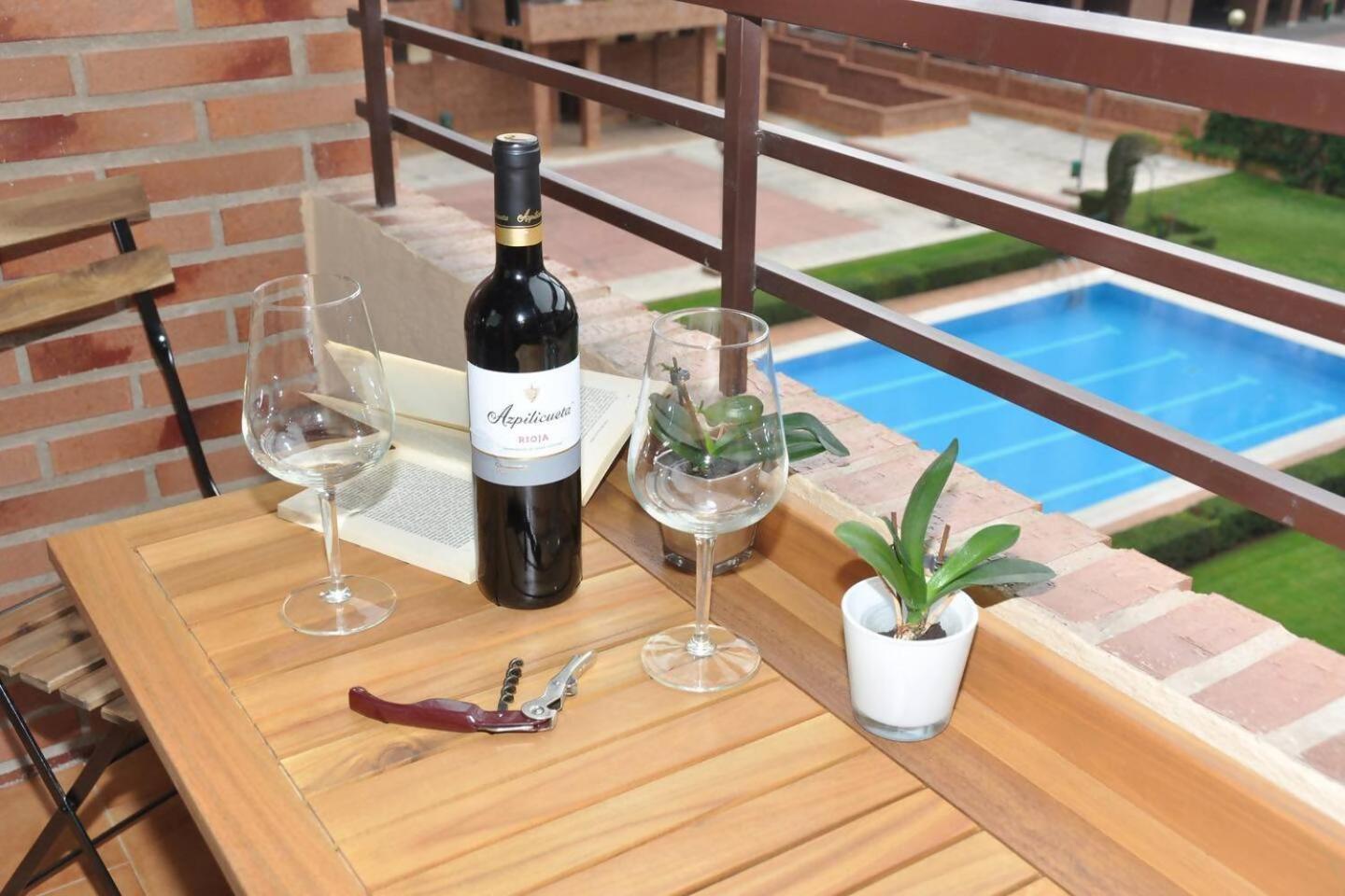 Apto La Estambrera I I Wifi Y Aire Acondicionado ログローニョ エクステリア 写真